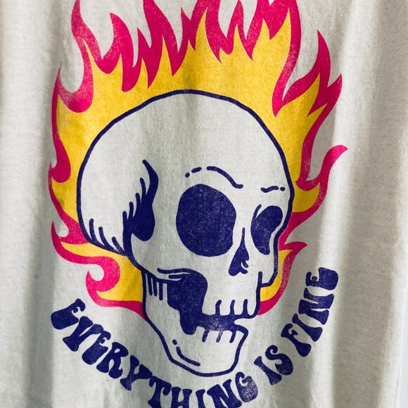 Graphic T Shirt Everything is Fine Flaming Skull - Picture 3 of 5
